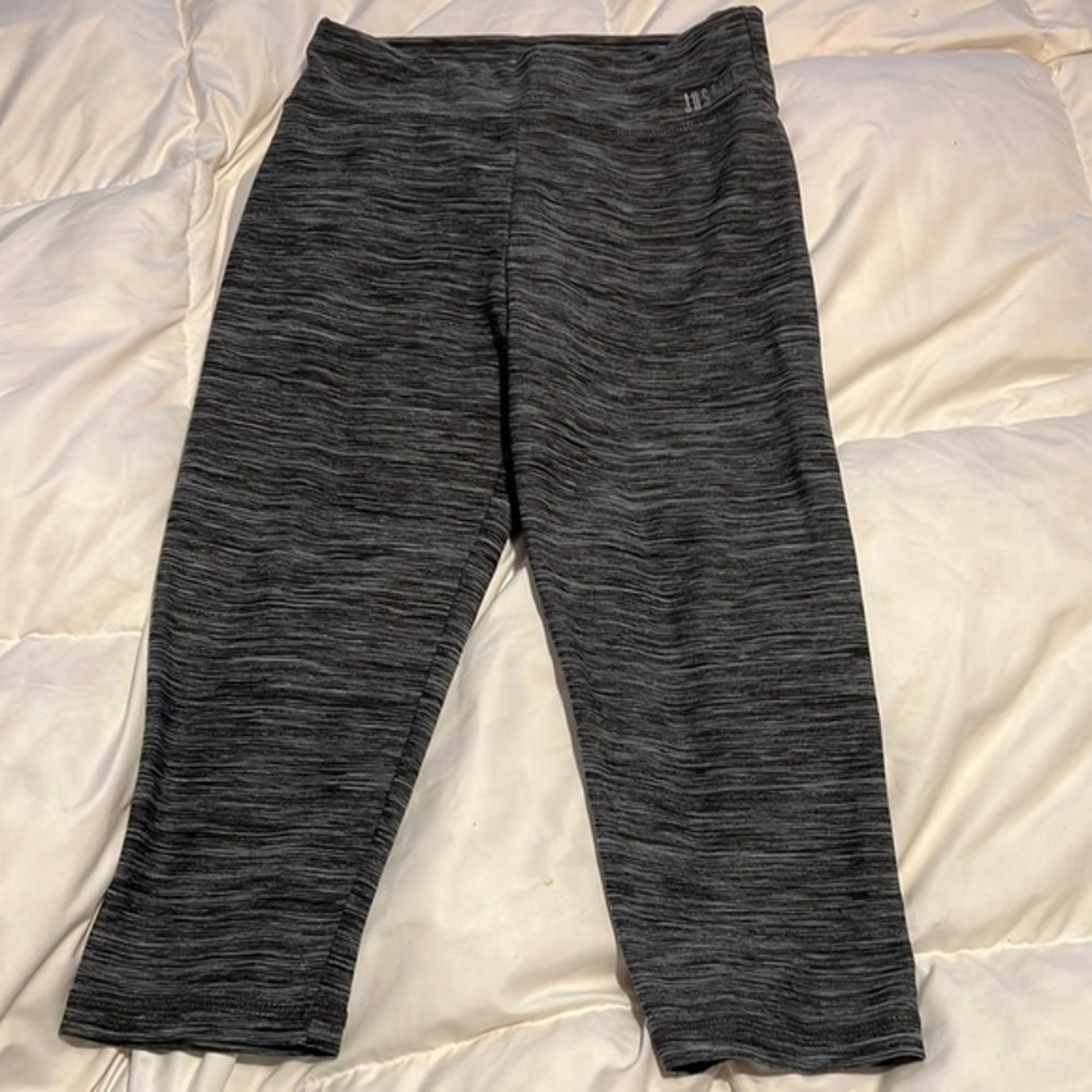 Justice leggings size kids 14. These are solid and will last a long time!!